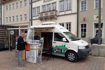 Verkehrsverbund Mittelsachsen: Infomobil berät in Oederan und Frankenberg - Das Infomobil des Verkehrsverbundes Mittelsachsen berät auf Marktplätzen in der Region zu Bus und Bahn.