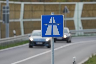 Verkürzte Auffahrt und gesperrte Spur: Achtung auf der A 4 bei Chemnitz - Auf der Autobahn 4 ist von Montag bis Freitag besondere Aufmerksamkeit geboten.