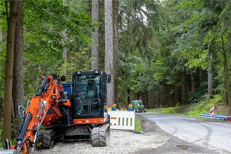 Verlassene Baustelle verärgert Anwohner von Schnarrtanne - Einen Monat lang war die Wernesgrüner Straße zwischen Schnarrtanne und der Einmündung B 169 oberhalb Wernesgrün gesperrt. Die angekündigten Bauarbeiten wurden jedoch verschoben. Inzwischen wurde die Trasse für eine halbe Woche wieder geöffnet, ab Montag ist sie wieder zu.