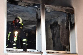 Verletzte bei Wohnungsbrand in Rochlitz - Bei dem Feuer in einem Mehrfamilienhaus in Rochlitz mussten sieben Bewohner aus vier Wohungen evakuiert werden.