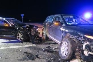 Verletzte nach Zusammenstoß - Auf dem Autobahnzubringer von Aue Richtung Hartenstein sind am Montagabend zwei Pkw zusammengestoßen.