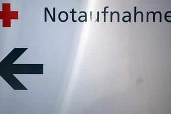 Verletzter Fußgänger im Krankenhaus gestorben - Zeugen gesucht -