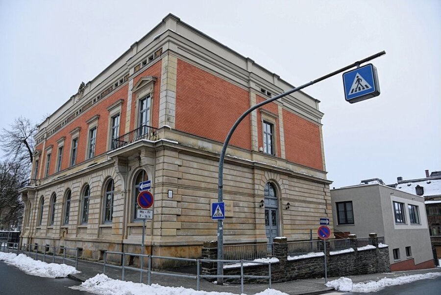 Verliert eine Oelsnitzer Grundschule ihre Zweizügigkeit? - Die Grundschule Am Karl-Marx-Platz in Oelsnitz wurde im Jahr 2017 saniert. 