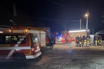 Vermeintliches Flugobjekt im Vogtland: „Wir waren wie erstarrt“ - 47 Kameraden der Feuerwehren Markneukirchen, Schöneck und Marieney waren am Sonntagabend im Einsatz.