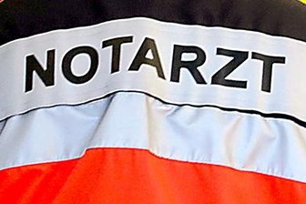 Vermisste versteckt sich unter Auto und wird verletzt -