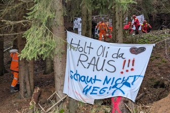 Vermisstenfall im Erzgebirge: Oberbergamt und Stadt reagieren auf private Suchaktionen - Im Altbergbaugebiet in Frohnau, in dem Oliver K. möglicherweise verunglückt ist, laufen seit Montag Bauarbeiten.