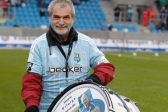 Vermisster CFC-Trommler wohlbehalten aufgefunden - Jürgen Kurzbach trommelt seit 25 Jahren für den CFC.