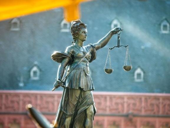 Veröffentlichter Haftbefehl im Fall Chemnitz: Staatsanwaltschaft erhebt Anklage - 