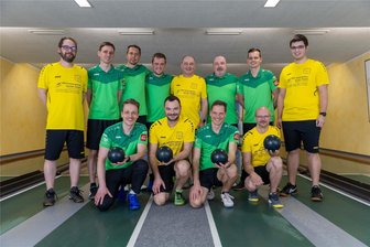 Verpatzter Start: Kegler aus Hirschfeld und Hohentanne bleiben zum Auftakt auf den eigenen Bahnen ohne Punkte - Auftakt verpatzt: Die Kegler aus Hirschfeld (in Gelb) und Hohentanne starteten mit Heimniederlagen in die Verbandsliga-Saison.