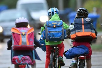 Versäumnis von Valeriias Grundschule: Wie reagieren Horte im Landkreis Zwickau, wenn Kinder nicht ankommen? - Viele Dritt- und Viertklässler machen sich alleine auf den Weg zur Schule oder in den Hort. Wie erfahren die Eltern, falls sie dort nicht ankommen?