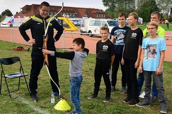 Verständigung bei Sport, Spiel und beim Essen -
