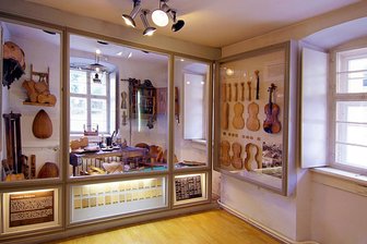 Versteckte Feinheiten: Was der neue Chef im Musikinstrumenten-Museum Markneukirchen vorhat - Brücke ins lebendige Heute: Historische Geigenmacher-Werkstatt im Musikinstrumenten-Museum Markneukirchen.