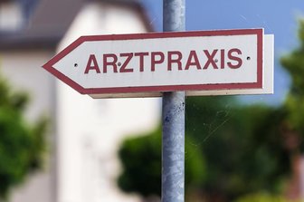 Verstoß gegen Coronaregeln hat für Arztpraxen in Sachsen kaum Folgen -