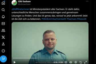 Verstoß gegen die Neutralitätspflicht: Vorprüfung gegen Chemnitzer Polizisten dauern an - Michael Specht, wie er in Uniform für die CDU Sachsen und Michael Kretschmer wirbt.
