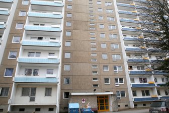 Versuchte Brandstiftung in Mehrfamilienhaus in Morgenleite - Unbekannte haben in der Nacht zum Samstag versucht, ein Feuer in einem Mehrfamilienhaus an der Albert-Köhler-Straße im Chemnitzer Stadtteil Morgenleite zu legen.