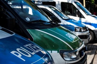 Versuchter Raub: Polizei sucht nach Zeugen - Laut Polizei hat Mittwochnacht gegen 23.30 Uhr ein Trio versucht, einen 26-Jährigen auszurauben.