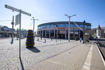 Versuchter Totschlag in der Plauener Innenstadt: Staatsanwaltschaft erhebt Anklage - Bei einer Gewalttat am Postplatz war ein 21-Jähriger Anfang Mai schwer verletzt worden.