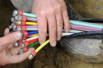 Verträge für schnelles Internet unterzeichnet - 