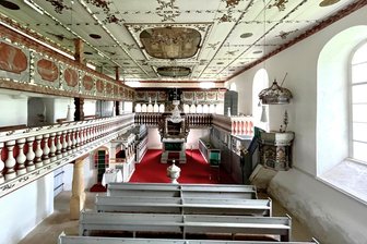 Verwaiste Pfarren in Mittelsachsen: Wie Quereinsteiger die Kirchgemeinden retten können - Leere Kirche in Clausnitz: Wann der Nachfolger für Pfarrer Philipp Pohle kommt, ist unklar.