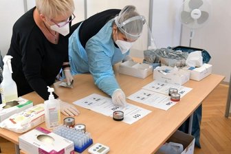 Verwirrung um Corona-Teststationen in Mittelsachsen - Das Testzentrum im Städtischen Festsaal in Freiberg ist wie auf der Internetseite des Landkreises angegeben geöffnet. Ein am Hagebaumarkt in Hainichen verzeichnetes Testzentrum gibt es allerdings nicht.