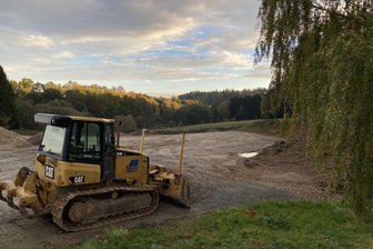 Verwüstete Natur im Vogtland: Staatsanwaltschaft eingeschaltet – für den Verursacher wird‘s teuer - Blick in die Lengenfelder Plohnbachaue. Ein Sumpf-Biotop wurde vollständig zerstört.