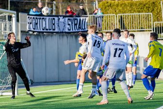 VfB Annaberg vor finalem Sachsenklasse-Spiel des Jahres: Gelingt die Wende vor der Pause? - Zuletzt lief es nicht gut für die Landesklasse-Fußballer des VfB Annaberg. In Syrau musste Torwart Manuel Wägner (l.) viermal hinter sich greifen.