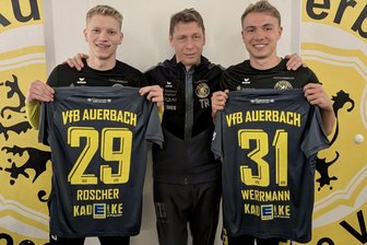 VfB Auerbach bläst mit Neuzugängen vom Chemnitzer FC und VFC Plauen zur Attacke - Auerbach-Coach Sven Köhler freut sich auf die beiden neuen Offensivkräfte Max Roscher (links) und Luis Werrmann (rechts).
