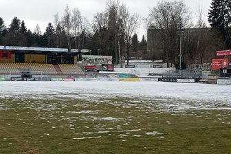 VfB Auerbach: Das Warten auf den Neustart geht weiter - So sah es am Donnerstagvormittag in der Arena zur Vogtlandweide aus. Das Heimspiel des VfB gegen den SC Freital wurde abgesagt.