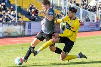 VfB Auerbach gegen VFC Plauen im November: Was der vorläufige Spielplan der Fußball-Oberliga noch verrät - Das Foto entstand im Februar 2024 beim bislang letzten Oberliga-Duell zwischen dem VFC Plauen und dem VfB Auerbach. Die Gastgeber gewannen 2:1.