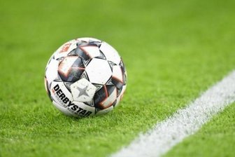 VfB Auerbach kassiert Auswärtsniederlage nach Halbzeitführung - Fußball-Regionalligist VfB Auerbach hat sein Auswärtsspiel am Mittwochabend beim SV Lichtenberg 47 mit 2:3 (2:1) verloren.
