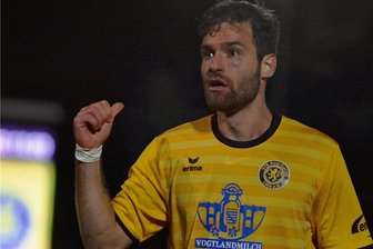 VfB Auerbach: Niederlage im besten Saisonspiel - Gezeichnet vom Spiel: Auerbach Sempastiano Giaouplari. Seine Mannschaft unterlag nach großem Kampf knapp gegen Lok Leipzig.