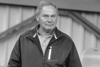 VfB Auerbach trauert um seinen verstorbenen Mann für alle Fälle: „Er hat alles verkörpert, was einen Verein auszeichnet“ - Rolf Seidel, der über viele Jahre als „Mann für alle Fälle“ beim VfB Auerbach wirkte, ist verstorben – sein Tod hat im Verein und unter den Anhängern große Trauer ausgelöst.