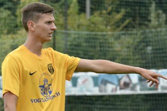 VfB Auerbach verpflichtet Paul Horschig - Der VfB Auerbach ist nochmals auf dem Transfermarkt aktiv geworden und setzt dabei auf bewährte Kräfte: Mit Paul Horschig (20) kehrt ein Spieler ins Vogtland zurück, der bereits in der Regionalliga-Saison 2019/20 erfolgreich beim VfB gespielt hat.