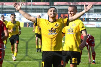 VfB Auerbach zum Topspiel beim ungeschlagenen 1. FC Magdeburg II: Übernehmen die Vogtländer jetzt die Tabellenführung? - Jubelt Auerbach wie hier Amer Kadric gegen Ludwigsfelde auch in Magdeburg?
