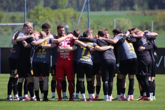 VfB Auerbachs Revanche in Stahnsdorf: Nach dem Hinspiel stellte der Verein alles infrage - Da ist nur mit einer geschlossenen Teamleistung etwas drin: Der VfB Auerbach steht vor einer sehr schweren Auswärtspartie beim Zweiten in Stahnsdorf.
