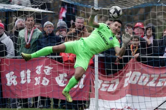 VfB Empor: Ein neuer Torwart, Werbebanden und ein Fandemo-Aufruf – was bei der Niederlage gegen Zwickau aufgefallen ist - Maik Ebersbach zeigte bei seinem Debüt im Trikot des VfB Empor Glauchau eine gute Leistung.