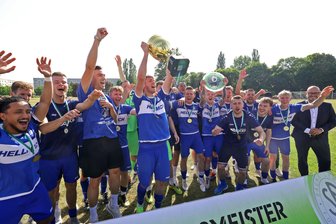 VfB Empor Glauchau: An welchem ehemaligen Spieler des FSV Zwickau der Sachsenmeister Interesse zeigt - Vergangenes Wochenende bekam der VfB Empor den Pokal für die Meisterschaft in der Sachsenliga überreicht. Der Fokus liegt jetzt bereits auf der Oberliga.