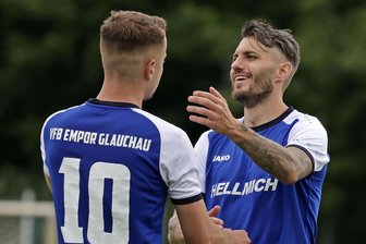 VfB Empor Glauchau: Der Trainer hat vorm Spiel beim SC Freital die Qual der Wahl - André Luge (rechts) hatte gegen Rudolstadt das 2:1 und 3:1 von Jonas Mack (links) vorbereitet. Nicht zuletzt deshalb sollten beide eigentlich wieder in der Startelf stehen.
