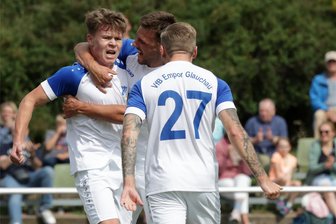 VfB Empor Glauchau: Erstes Sachsenpokalspiel nach dem Kracher gegen Dynamo Dresden findet unter Flutlicht statt - Louis Gaida (links) wird dem VfB Empor Glauchau mehrere Wochen nicht zur Verfügung stehen.