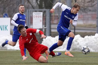 VfB Empor Glauchau fordert Spitzenreiter SC Freital heraus: „Wir wissen, was auf uns zukommt“ - Mit viel Dynamik, wie sie hier Stürmer Luis Werrmann (rechts) an den Tag legt, will Glauchau gegen Freital punkten.
