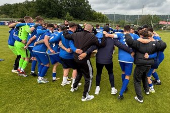 VfB Empor Glauchau: So geht es für den Meister der Fußball-Sachsenliga weiter - Die Fußballer des VfB Empor Glauchau haben beim FV Dresden Laubegast vorzeitig die Meisterschaft in der Sachsenliga für sich entschieden und jubelten entsprechend ausgelassen.
