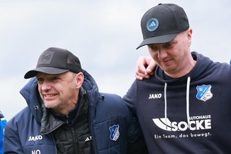 VfB Empor Glauchau: Veränderungen im Trainerteam des künftigen Fußball-Oberligisten - Chefcoach Nico Quade (links) und Benjamin Brückner harmonierten in dieser Saison beim VfB Empor Glauchau an der Seitenlinie sehr gut.