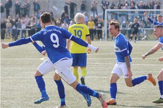 VfB Empor Glauchau will vor dem Pokalspiel gegen Erzgebirge Aue in der Fußball-Sachsenliga den Fokus nicht verlieren - Die Spieler des VfB Empor Glauchau hatten 2025 schon viel Grund zum Jubeln, zuletzt beim 3:2-Erfolg über Dresden Laubegast im Sachsenpokal.