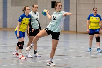 VfB Flöha: Damen und Herren straucheln an zu hohen Hürden - Victoria Seifert war im Pokalduell gegen Bezirksligist Burkhardtsdorf mit 8 Toren beste Flöhaer Werferin. Aber auch sie konnte die klare 31:38-Niederlage nicht verhindern.