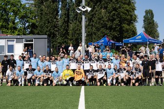 VfB Fortuna Chemnitz feiert 125. Geburtstag: So lief das Vereinsfest zum großen Jubiläum - Es war der Höhepunkt des Vereinsfestes: Eine Legendenelf der BSG Motor Fritz Heckert spielte gegen die Oldies des Chemnitzer FC.