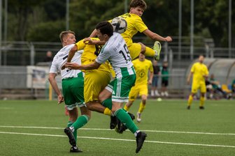 VfB Fortuna Chemnitz müht sich in der Verlängerung in die nächste Runde des Landespokals - Schwer zu kämpfen hatten die Fußballer des VfB Fortuna Chemnitz (in Gelb), um gegen Tanne Thalheim die nächste Runde im Landespokal zu erreichen.