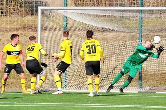 VFC: Nicht hinter Ausreden verstecken - Die Plauener Oberligakicker um ihren neuen Keeper Mark Depta (rechts) müssen am Samstag bei Spitzenreiter Bautzen bestehen. 