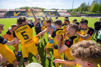 VFC Plauen: Der Matchwinner braucht gegen den VfB Auerbach nur einen Ballkontakt - Der Jubel im Vogtlandstadion war groß: Der VFC Plauen ist nach dem Sieg im Derby jetzt Tabellenzweiter der Fußball-Oberliga.