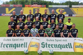 VFC Plauen: Die großen Helden kehren geschlossen zurück - Das ist nur ein kleiner Teil der neu gegründeten VFC-Traditionself.