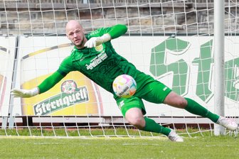 VFC Plauen erkämpft 1:1 in Zehlendorf: Ein Punkt, der sich wie drei anfühlt - Jakob Pieles sicherte dem VFC mit vielen guten Paraden einen Punkt im Spiel bei Hertha Zehlendorf.